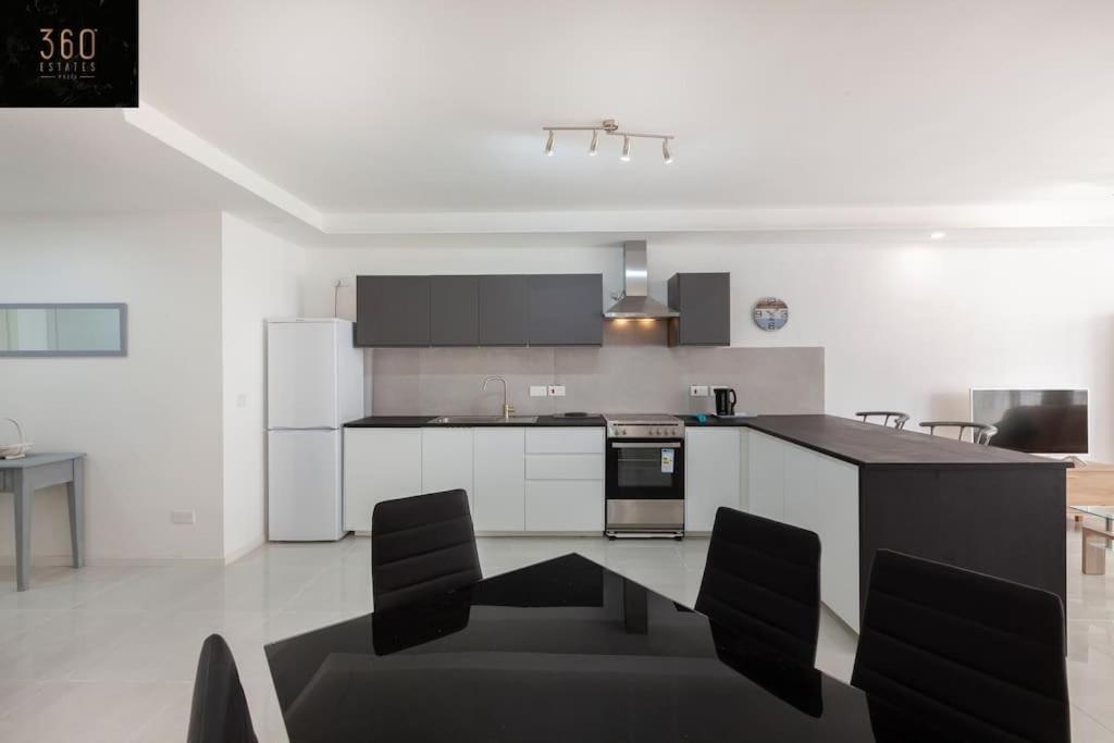 Spacious 2Br Apt In Qawra - Perfect For Families By 360 Estates Сент-Полс-Бей Экстерьер фото